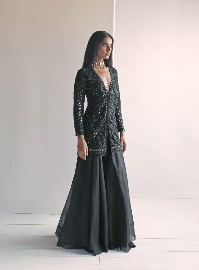 Shop Sharara Gharara Designs for Women Online from India's Luxury Designers  2024