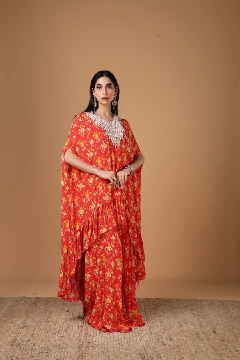 Sindoori floral pearl tassel hand embroidred cape set - Image 3