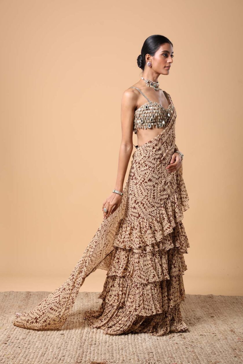 Brown fire print ruffle sari set - Image 3