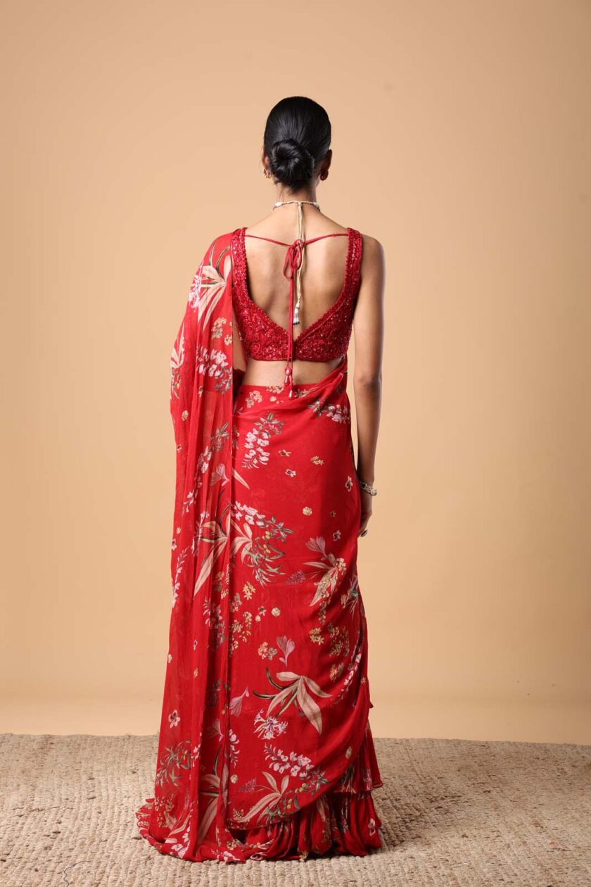 Red floral print ruffle sari set - Image 4