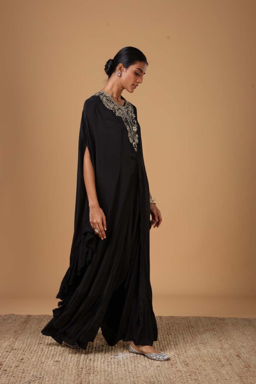 Black & beige gold hand embroidered cape set - Image 2