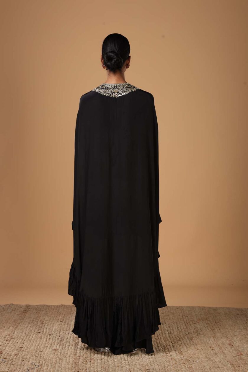 Black & beige gold hand embroidered cape set - Image 4