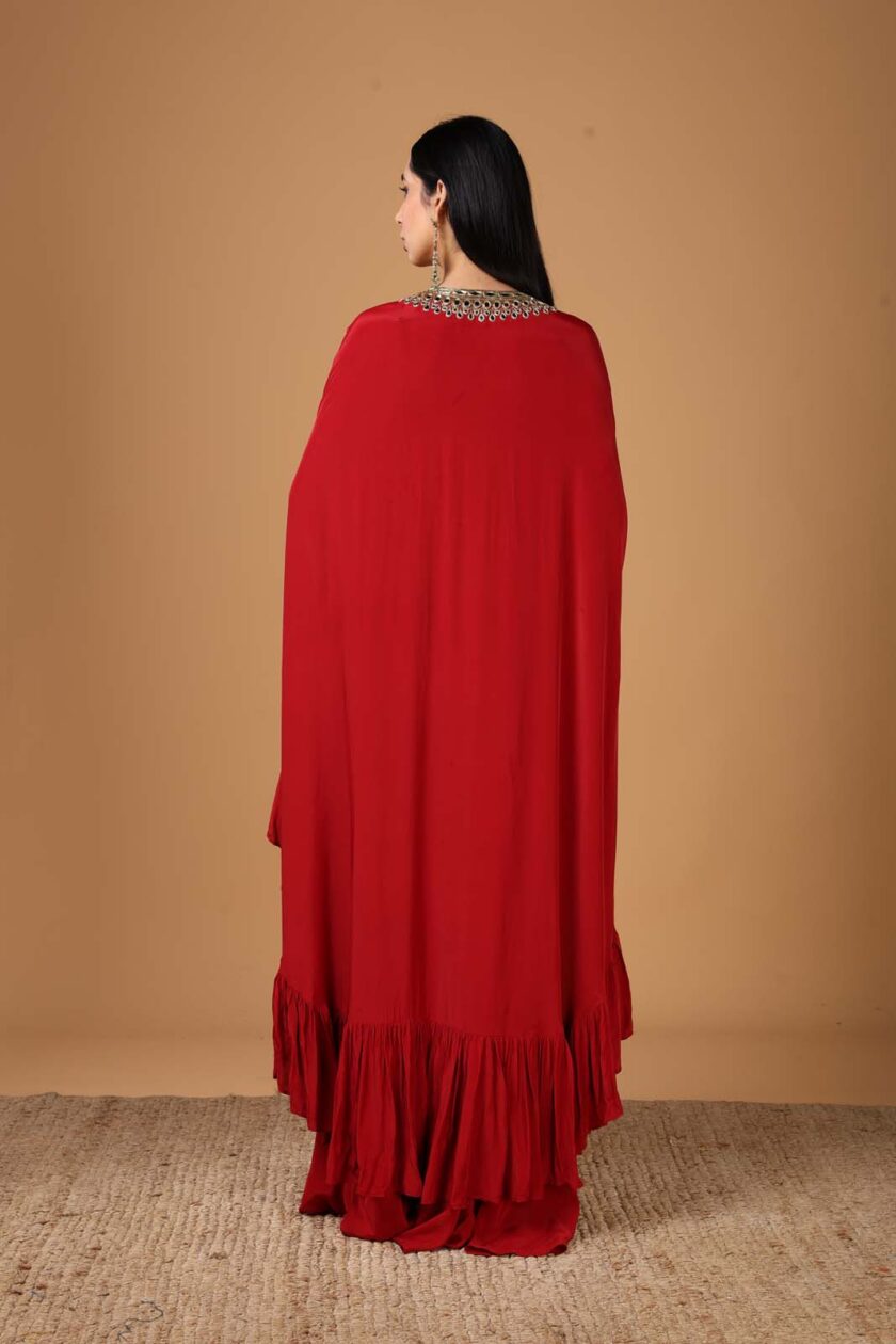 Red & beige gold hand embroidered cape set - Image 4