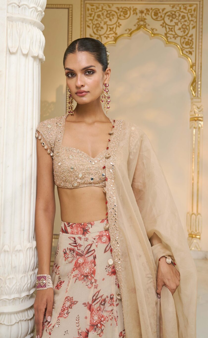Red bloom print organza lehenga set - Image 5