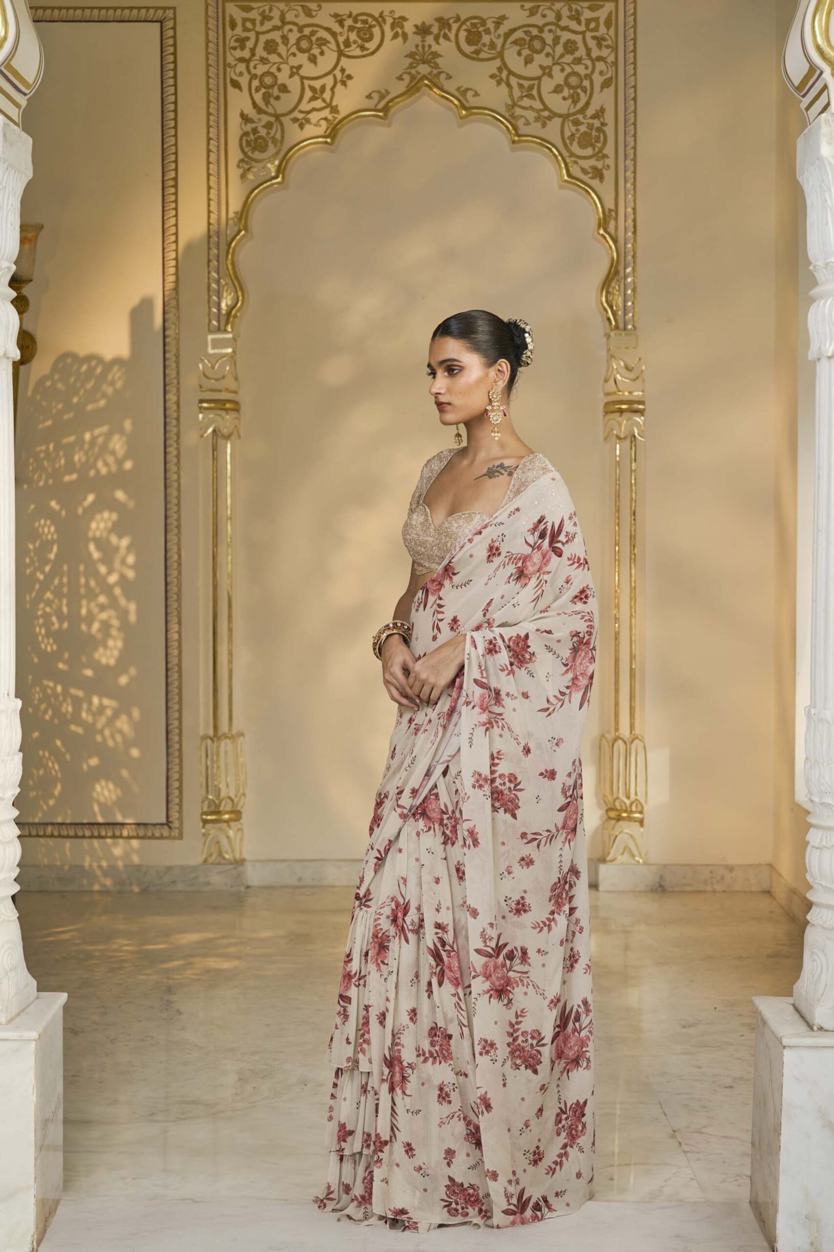 Red bloom print ruffle sari set - Image 2