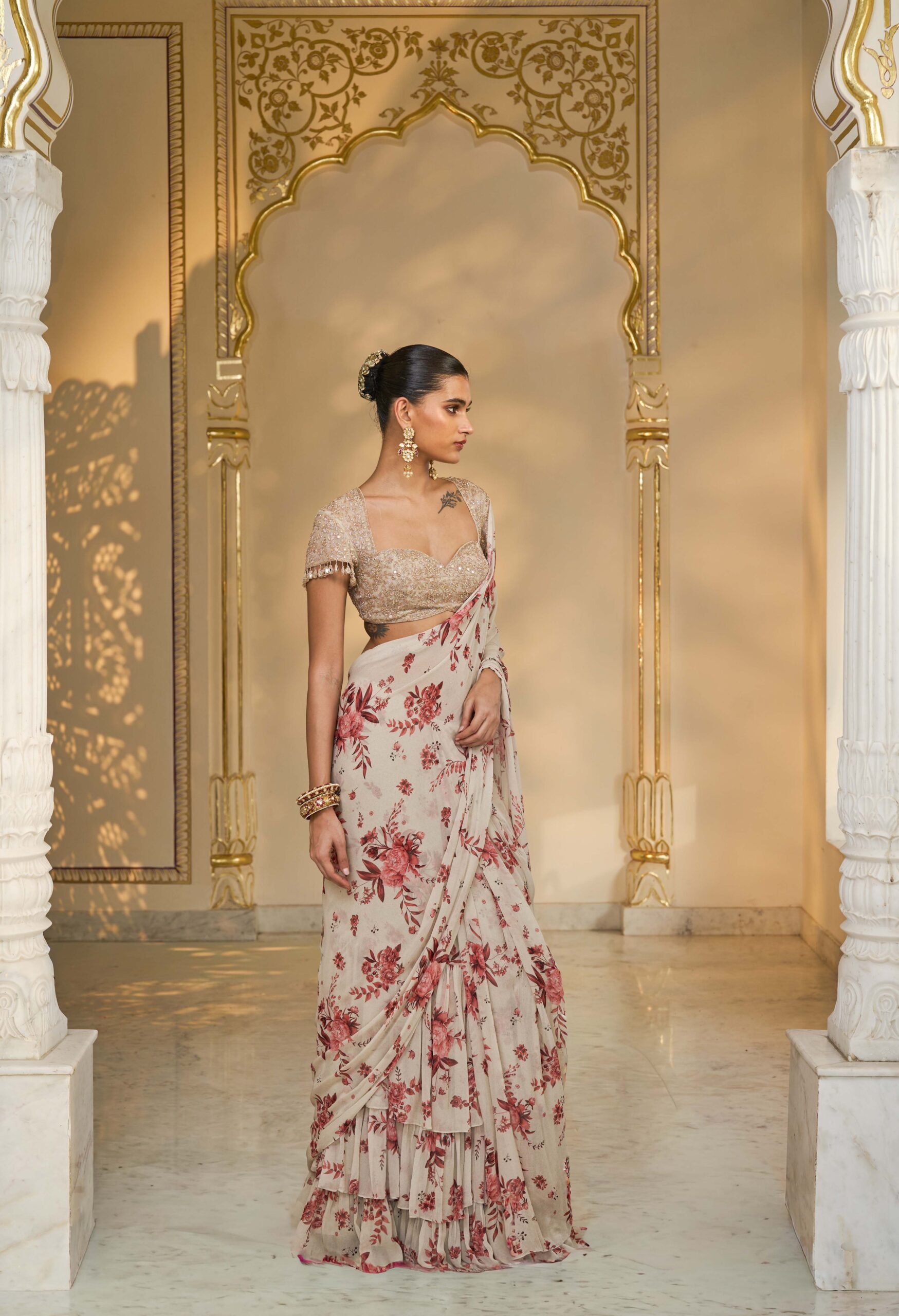 Red bloom print ruffle sari set - Image 3