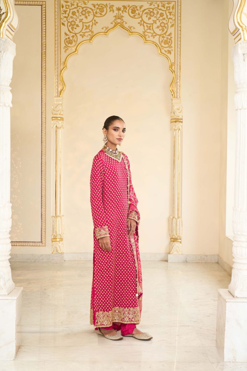 Pink star butti hand embroidered long kurta set - Image 3