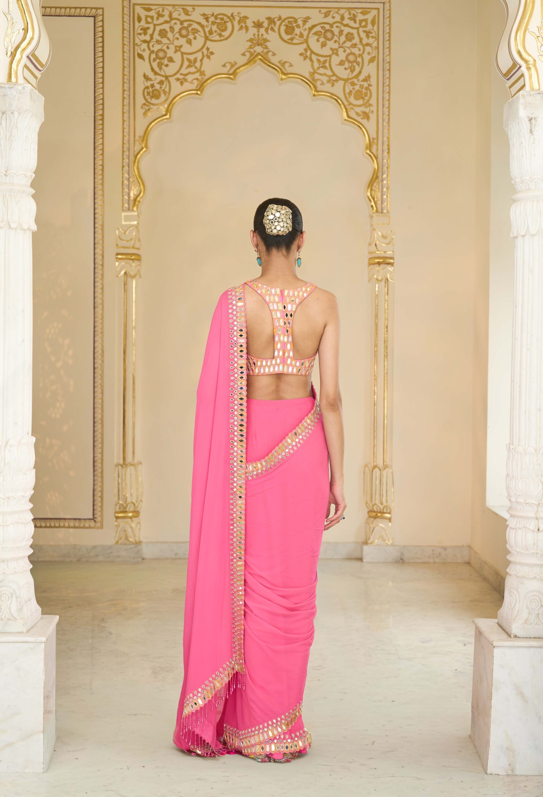 Pink hand embroidered classic sari set - Image 4