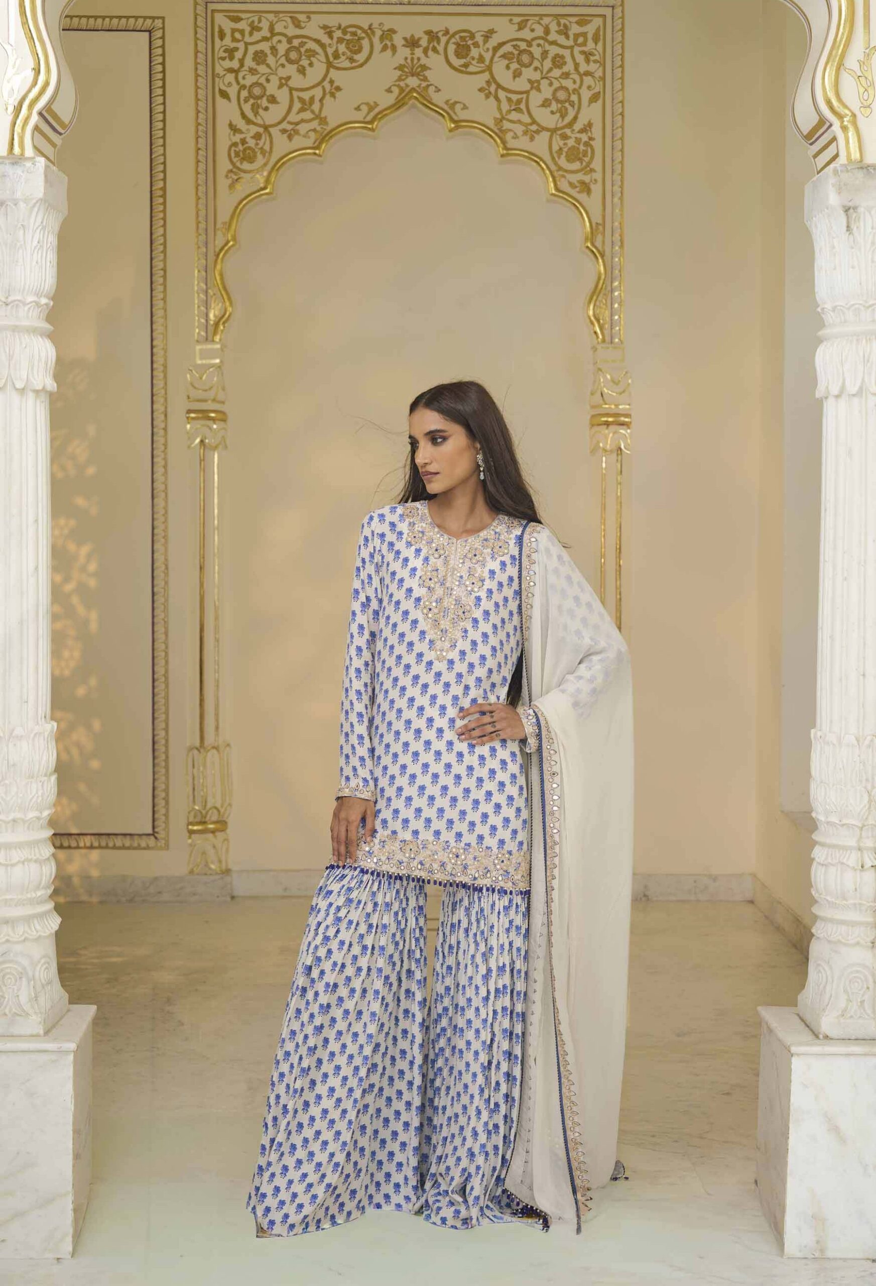Blue bloom print short kurta & gharara set - Image 2