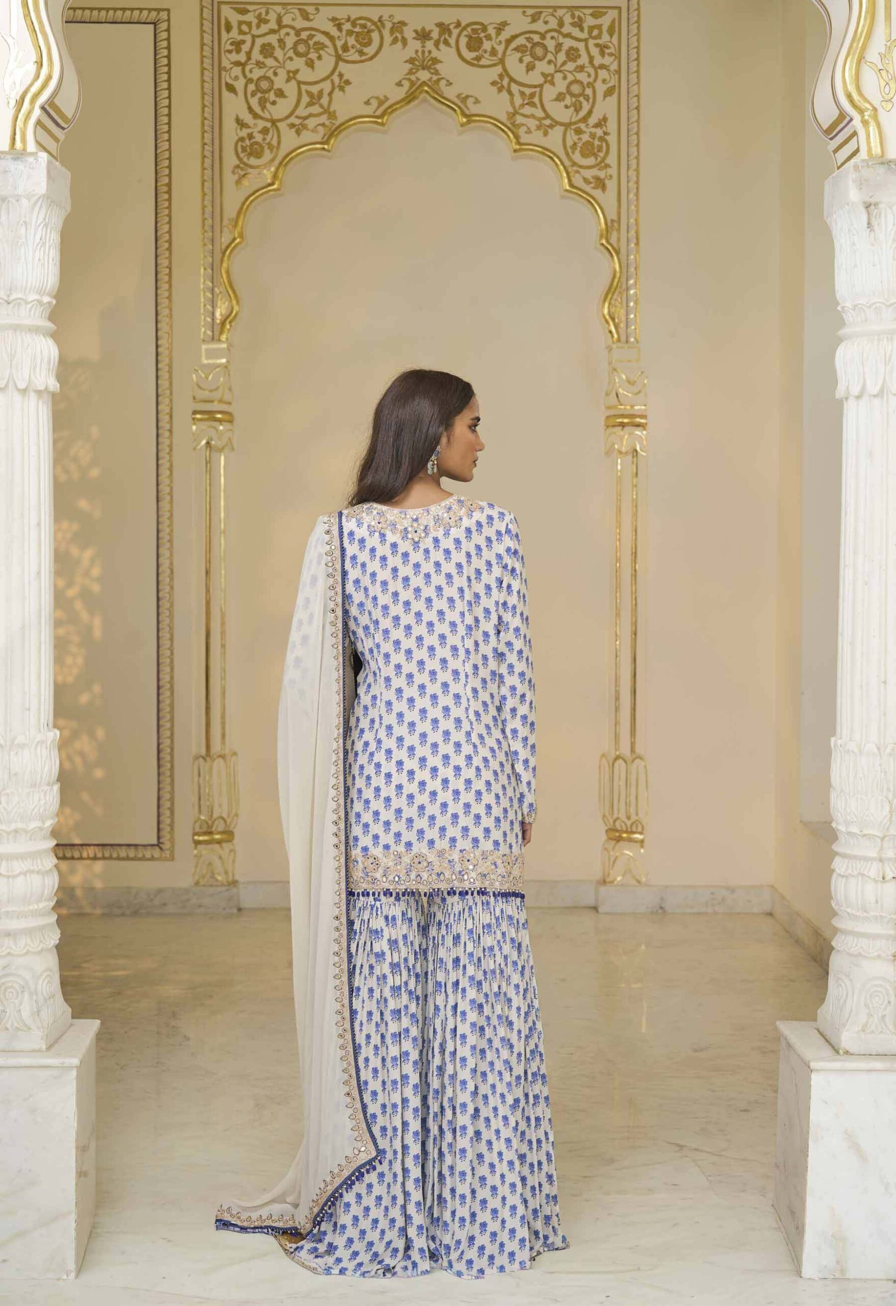 Blue bloom print short kurta & gharara set - Image 4