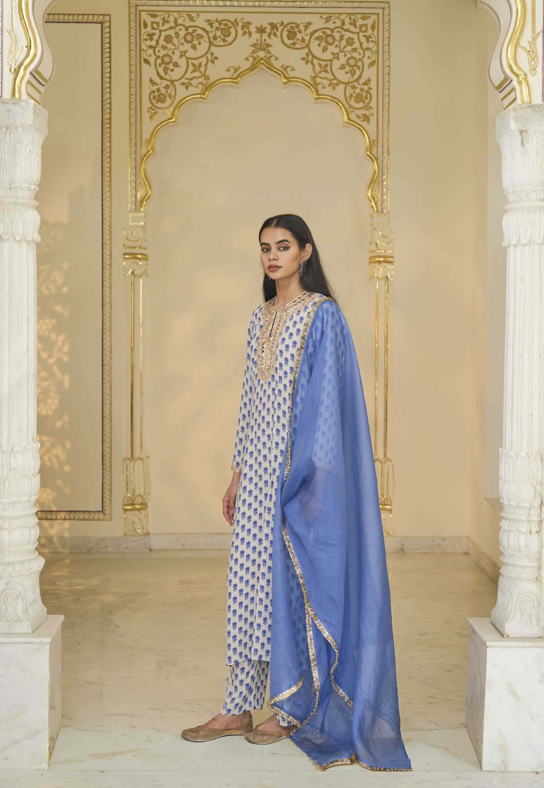 Blue bloom butti print long kurta set - Image 2