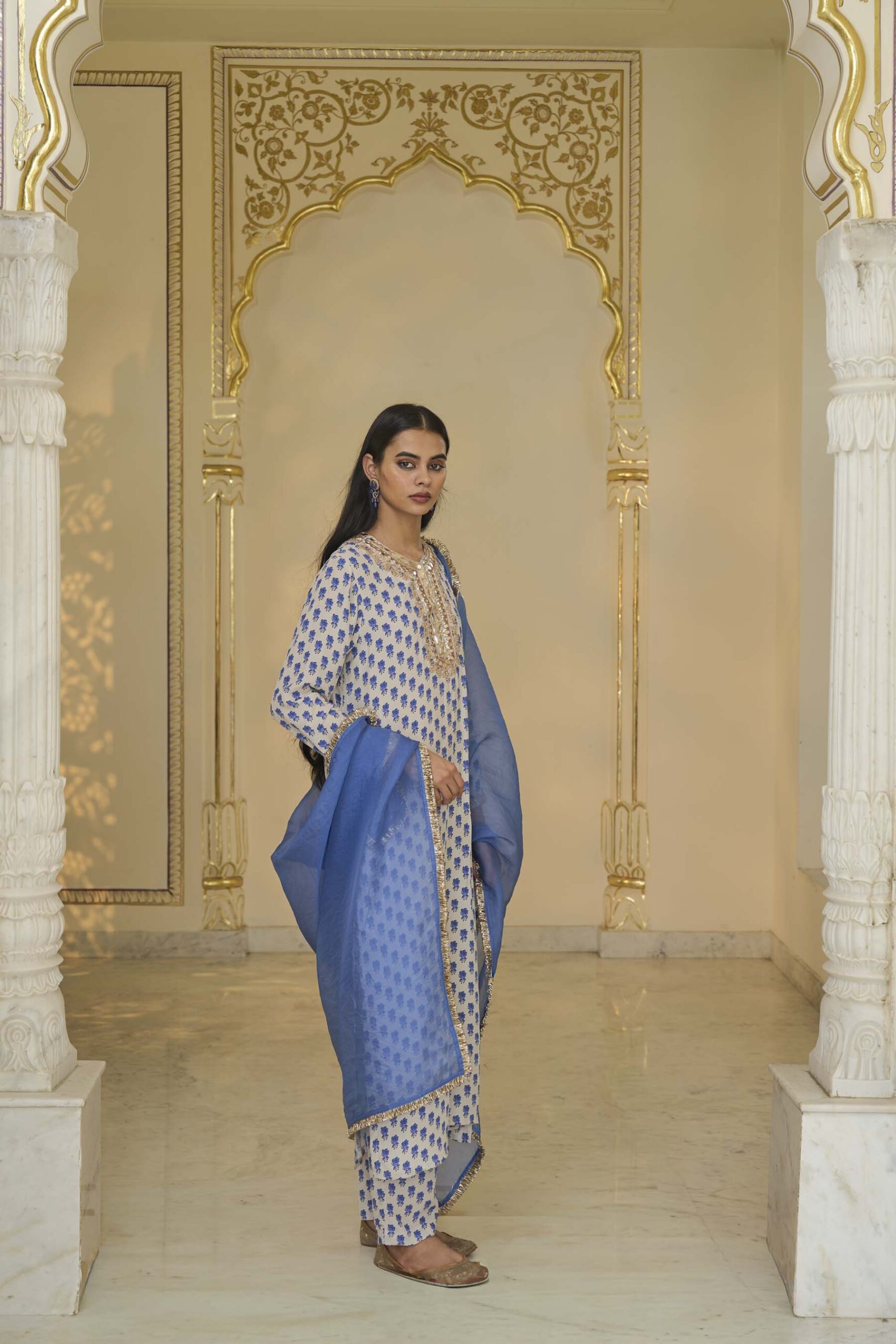 Blue bloom butti print long kurta set - Image 3