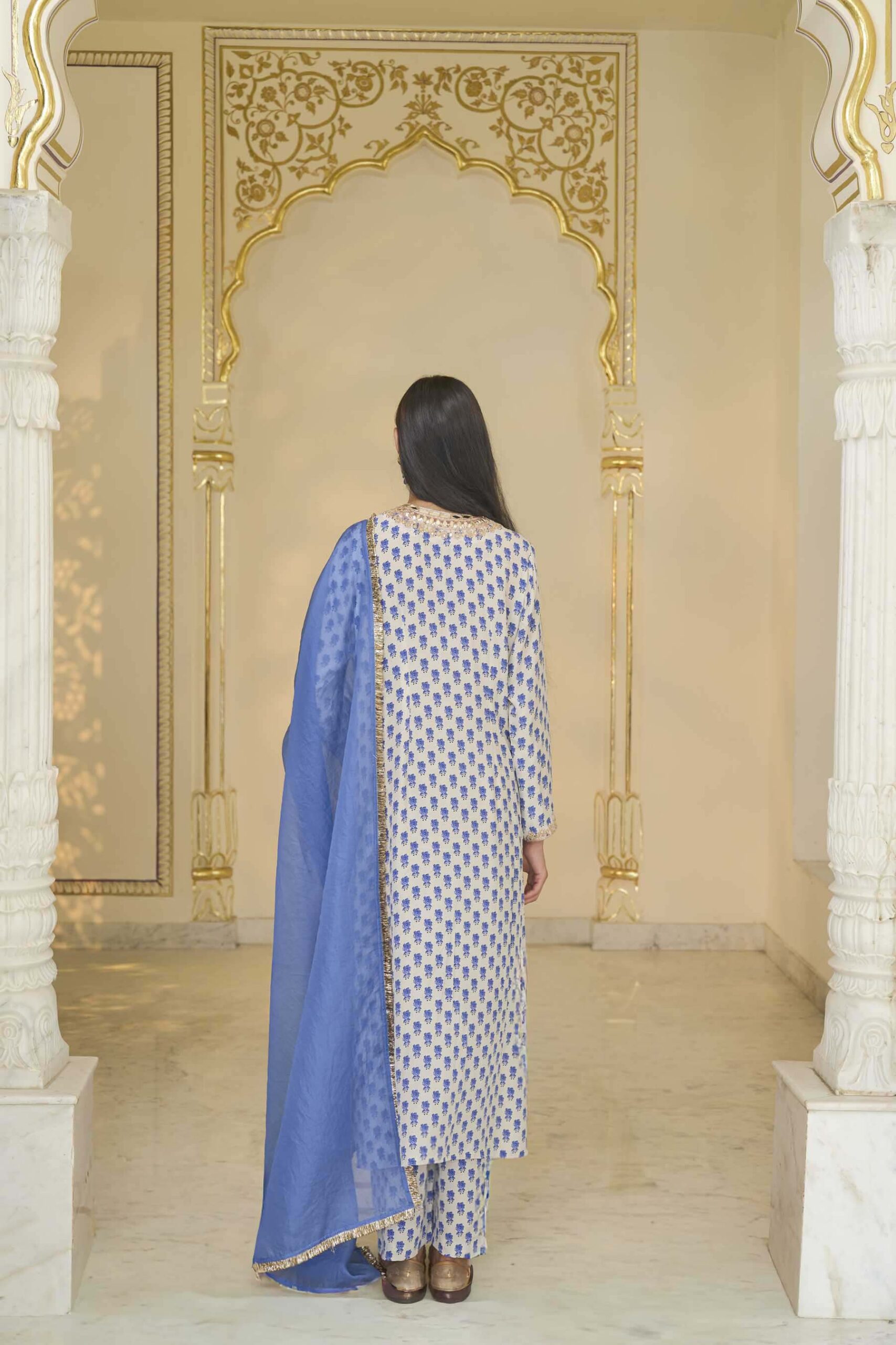 Blue bloom butti print long kurta set - Image 4