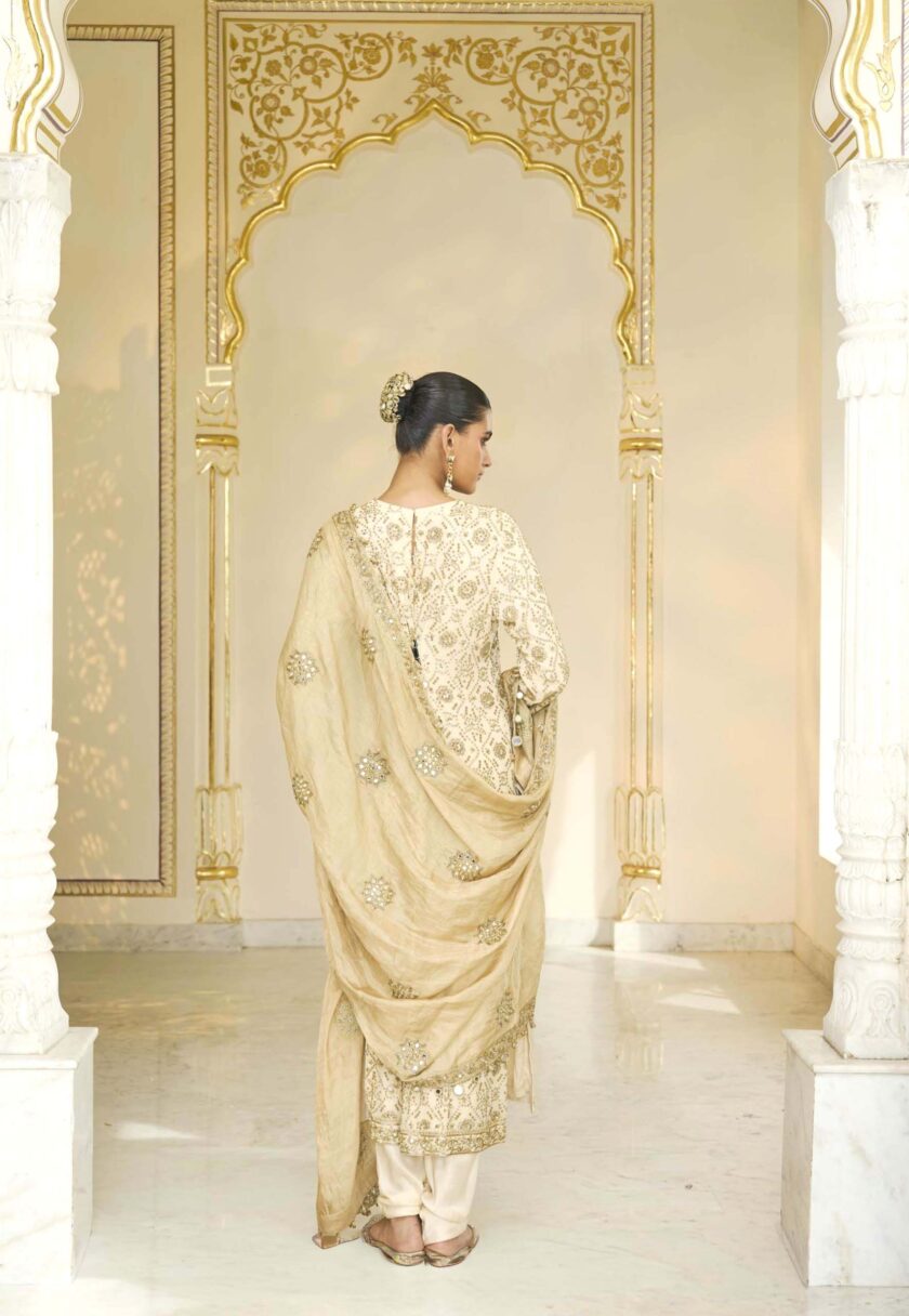 Cream & beige gold bandhani hand embroidered kurta set - Image 4