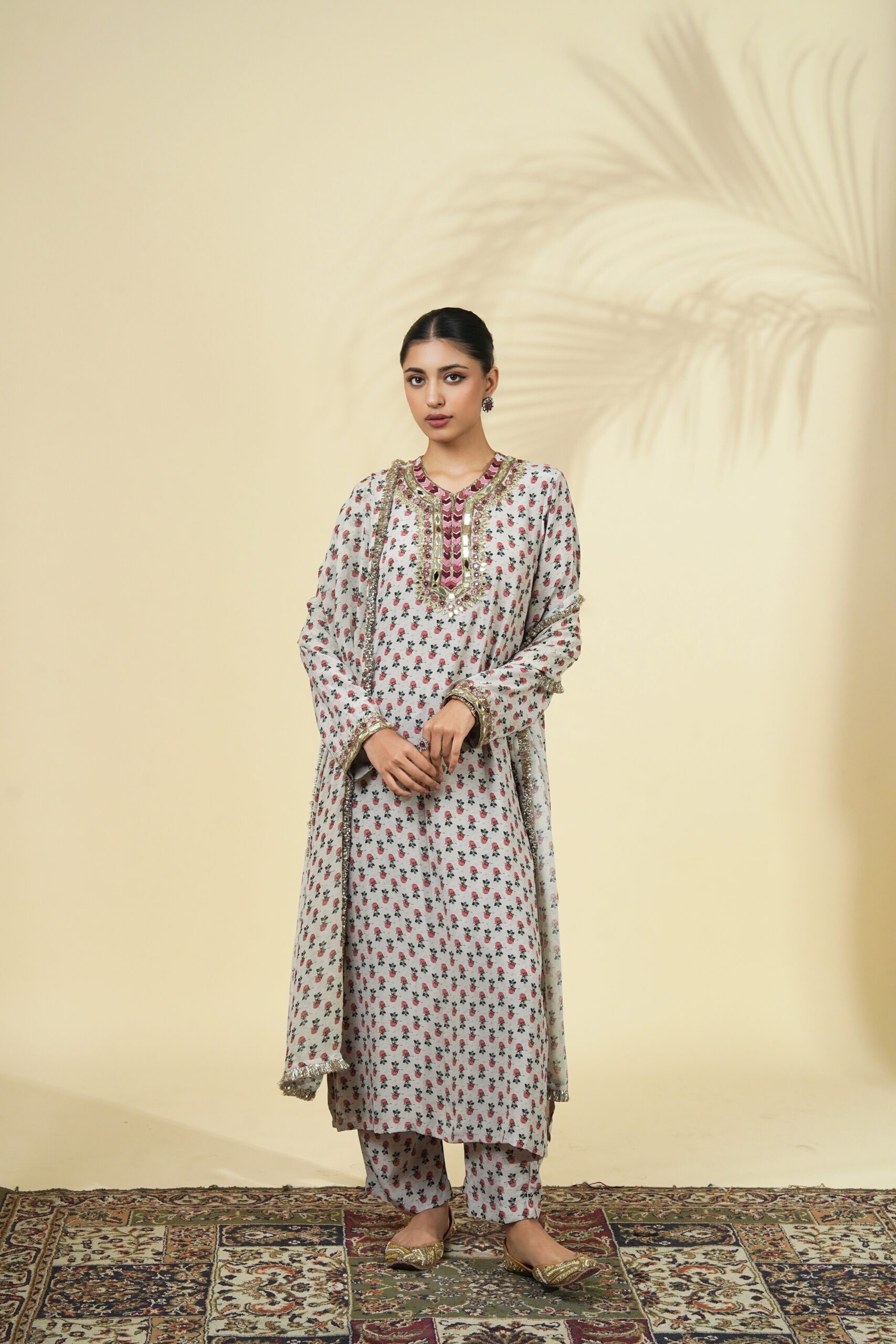 Vintage rose butti print long kurta set