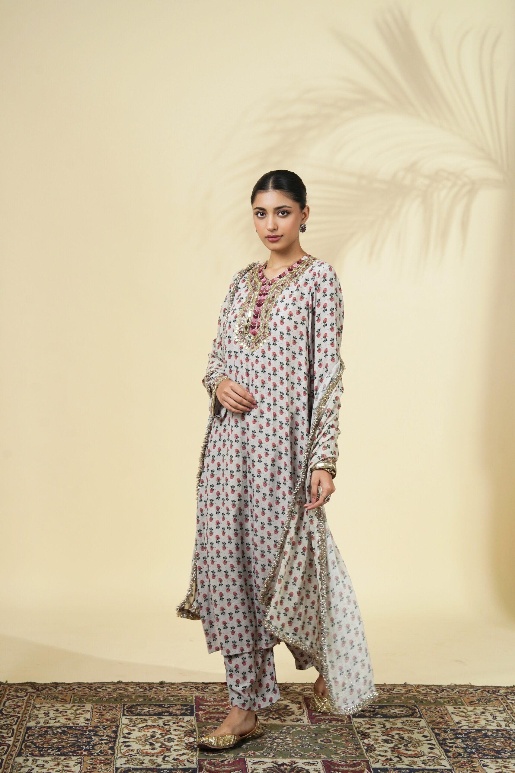 Vintage rose butti print long kurta set - Image 2