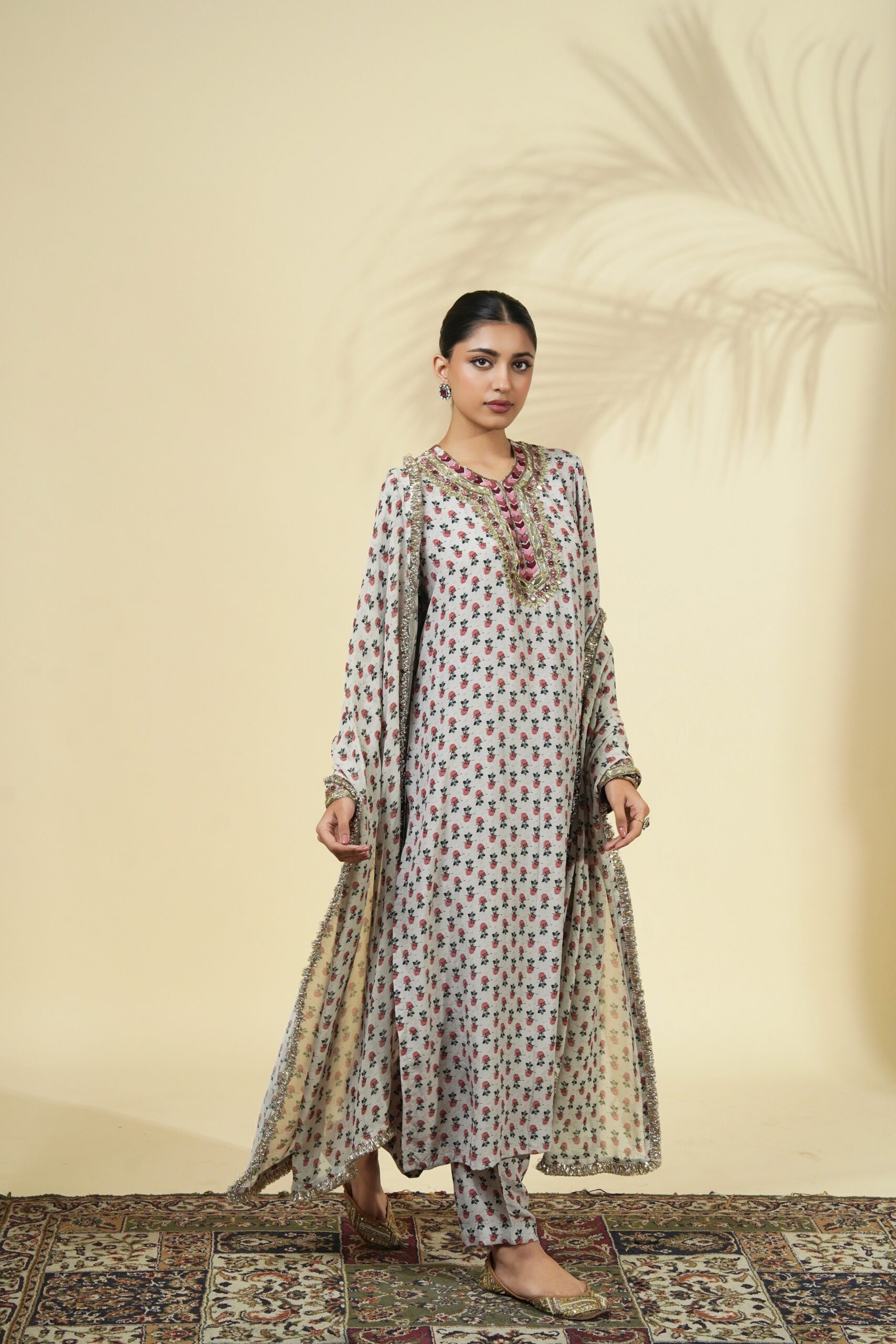 Vintage rose butti print long kurta set - Image 3