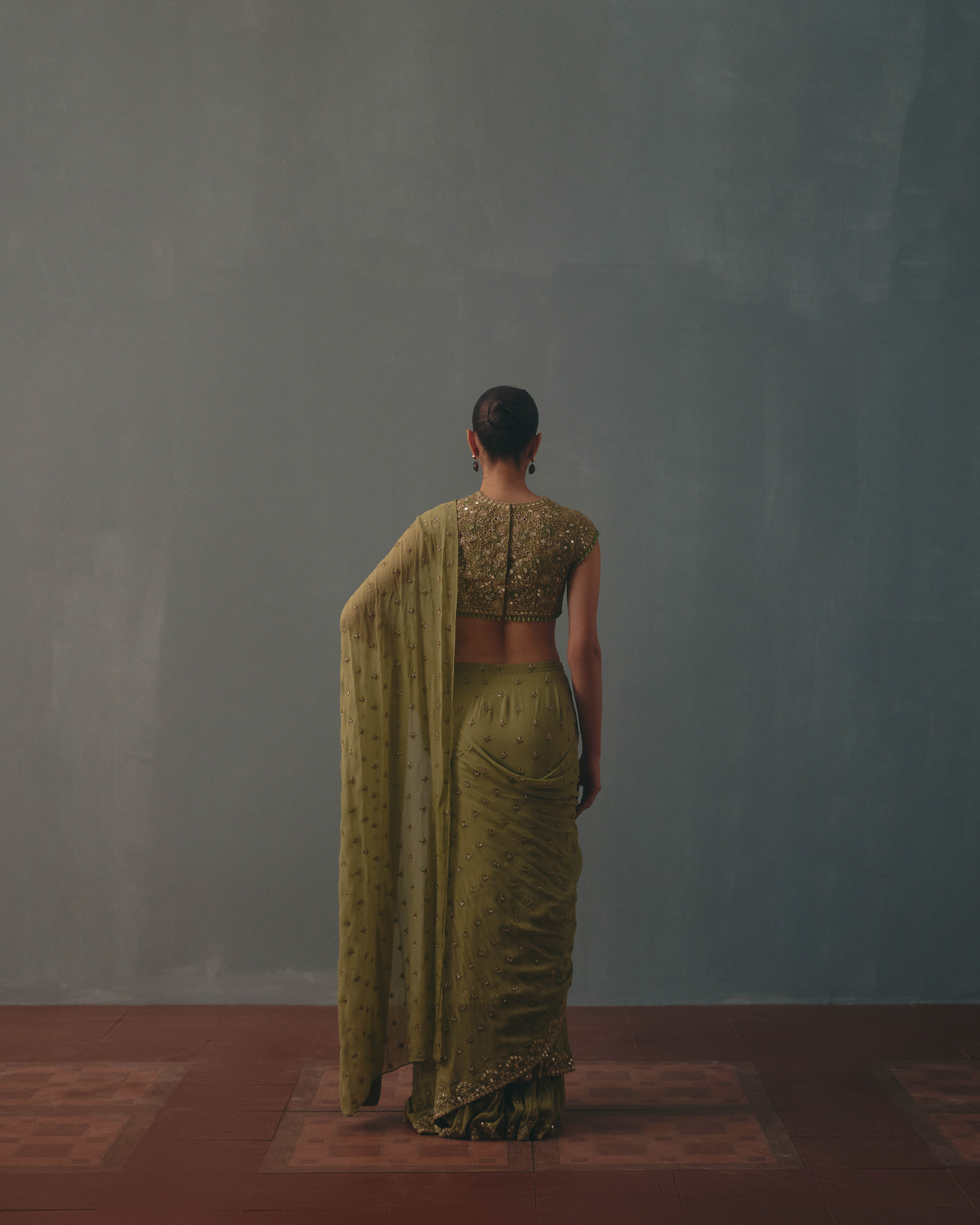 Sage green & pani gold hand embroidered tiered sari set - Image 4