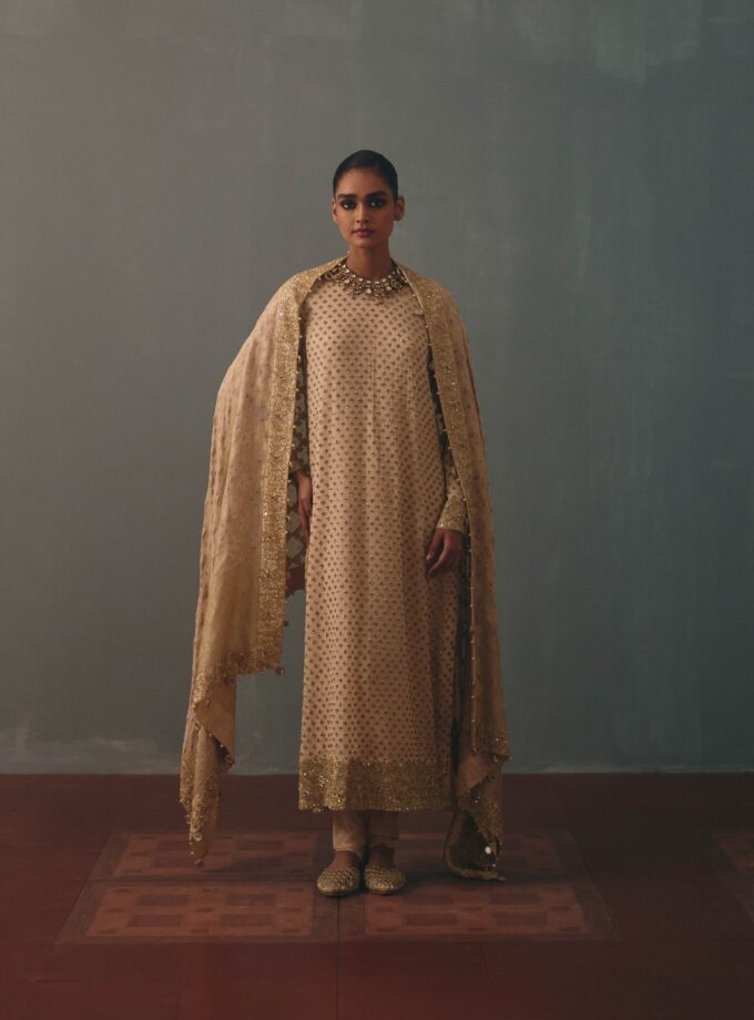 Coconut hand embroidered star kurta set