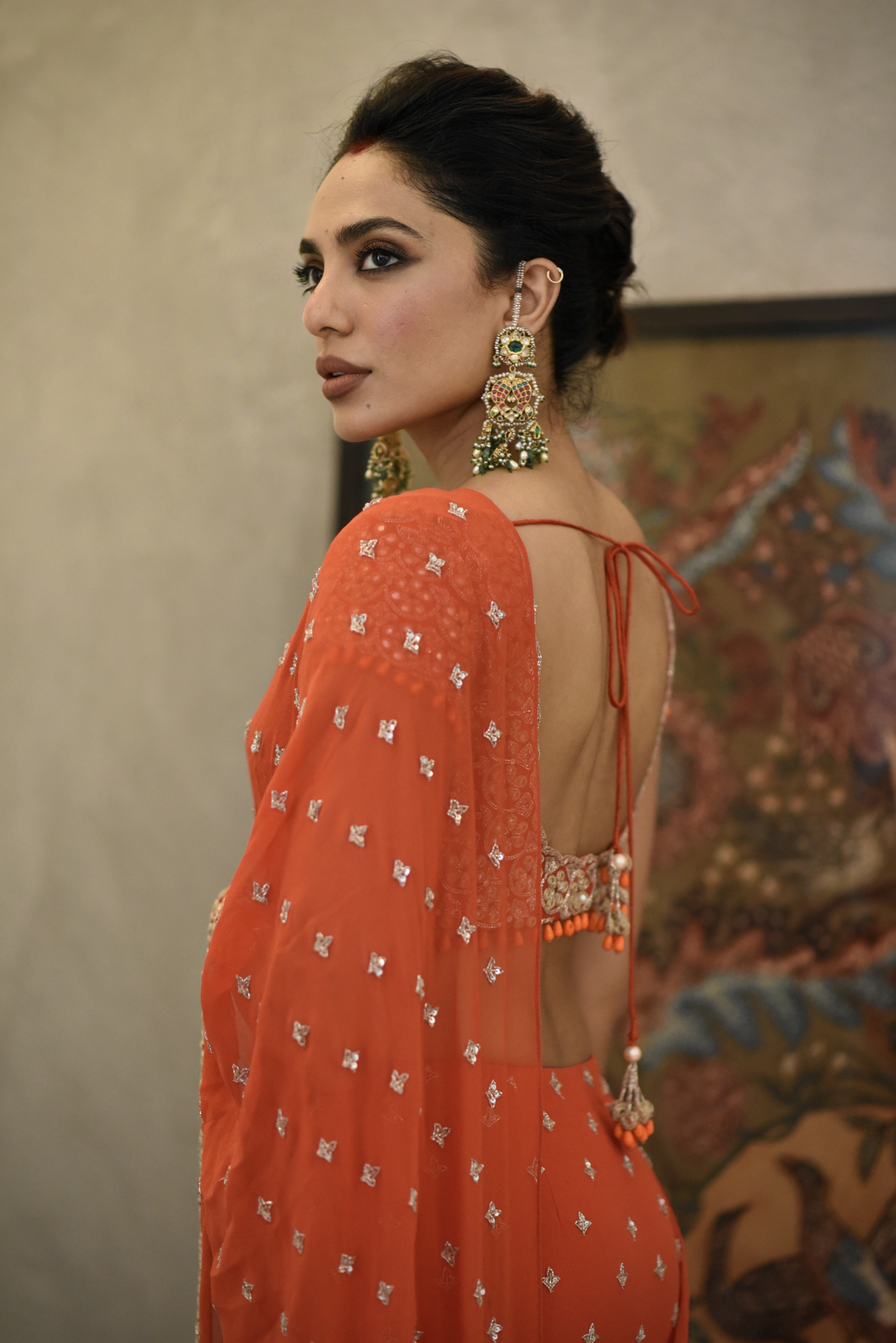 Sindoori & rose gold hand embroidered tiered sari set - Image 2